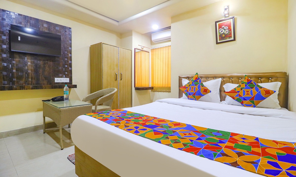 Lakdi Ka Pul Hotel | Fabhotel Fortune Grand