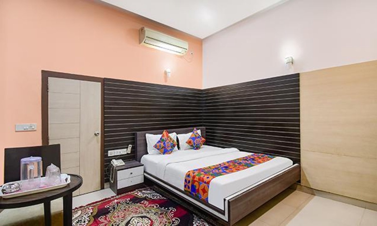 Bhowanipore Hotel | FabExpress Gardenia