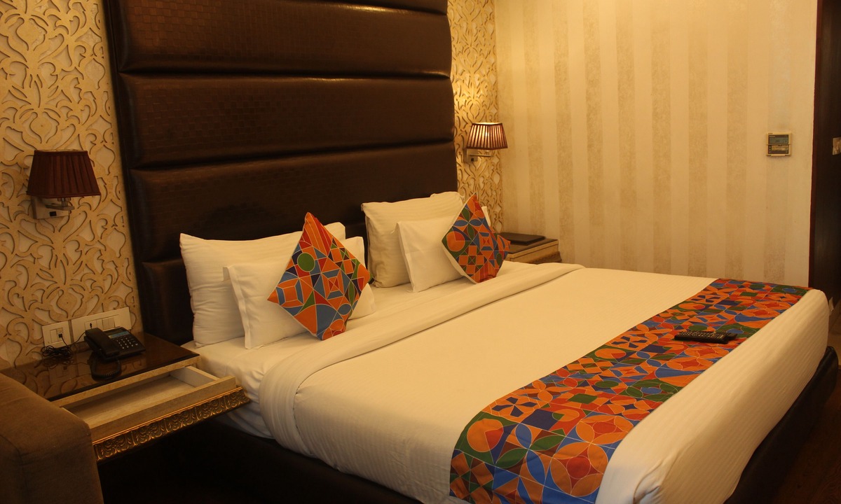 Chittaranjan Hotel | THE J K Hotel C R Park
