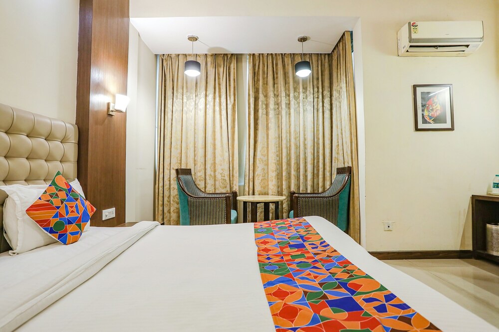 Nehru Place Hotel | Fabhotel Prime The Pamposh