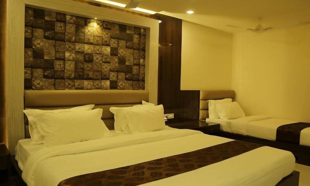 Kamalapur Hotel | i-Roomz Pratap Residency