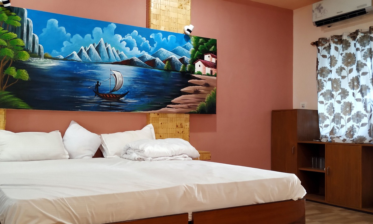 Kolkata Hotel | The Creek Club
