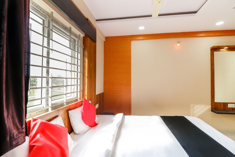Yelahanka Hotel | Capital O 62363 N R Residency