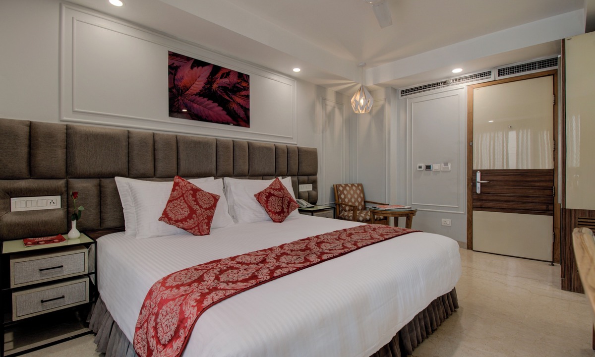 Safdarjung Enclave Hotel | Iris Park Hotel