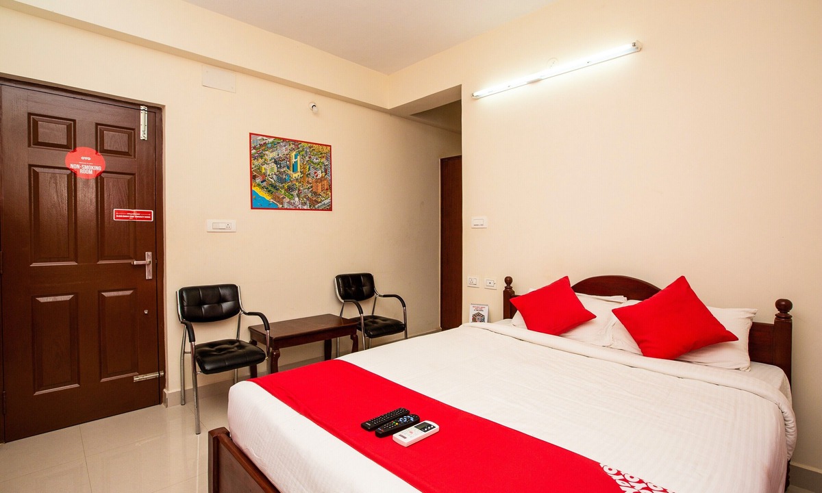 Injambakkam Hotel | OYO 15701 River View Residency