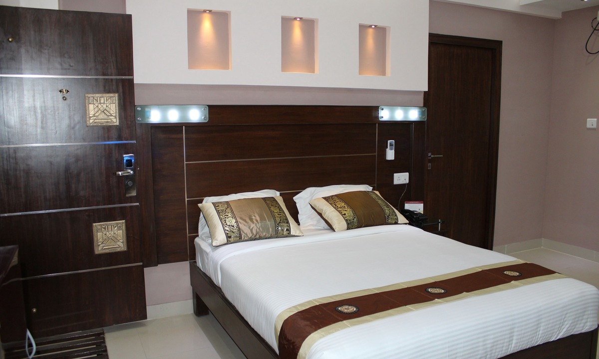 HBR Layout Hotel | Maple Suites