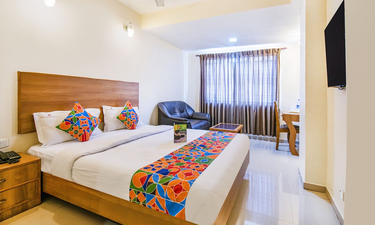 Gandhipuram Hotel | FabHotel Jansi Deluxe