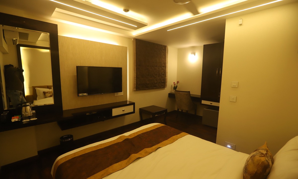Maninagar Hotel | Hotel White Cloud