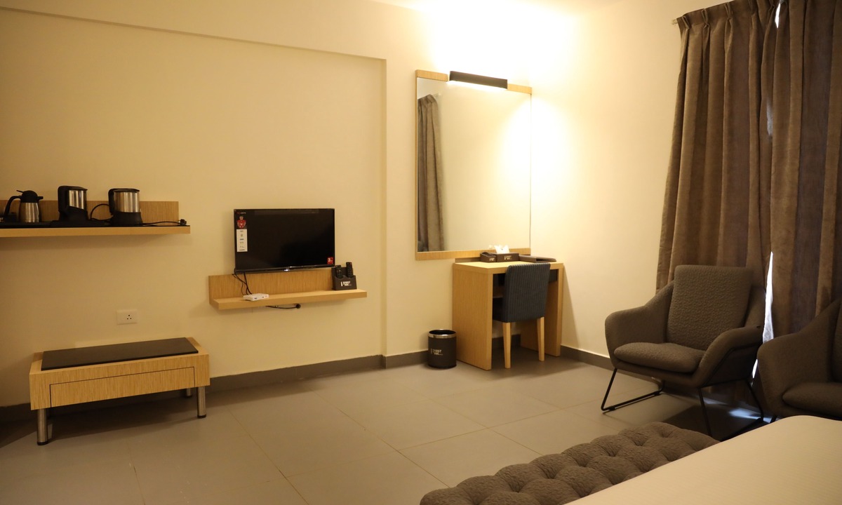 Perungudi Hotel | First Inn Hotels