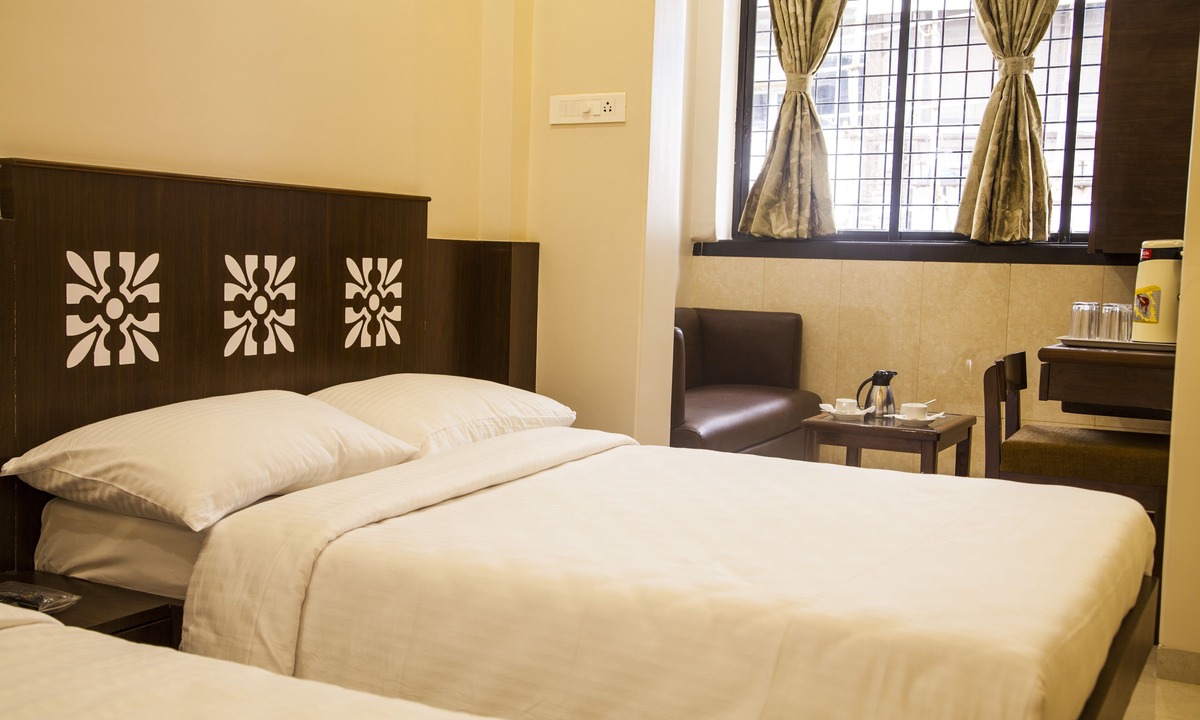 Dadar East House | City Guest House