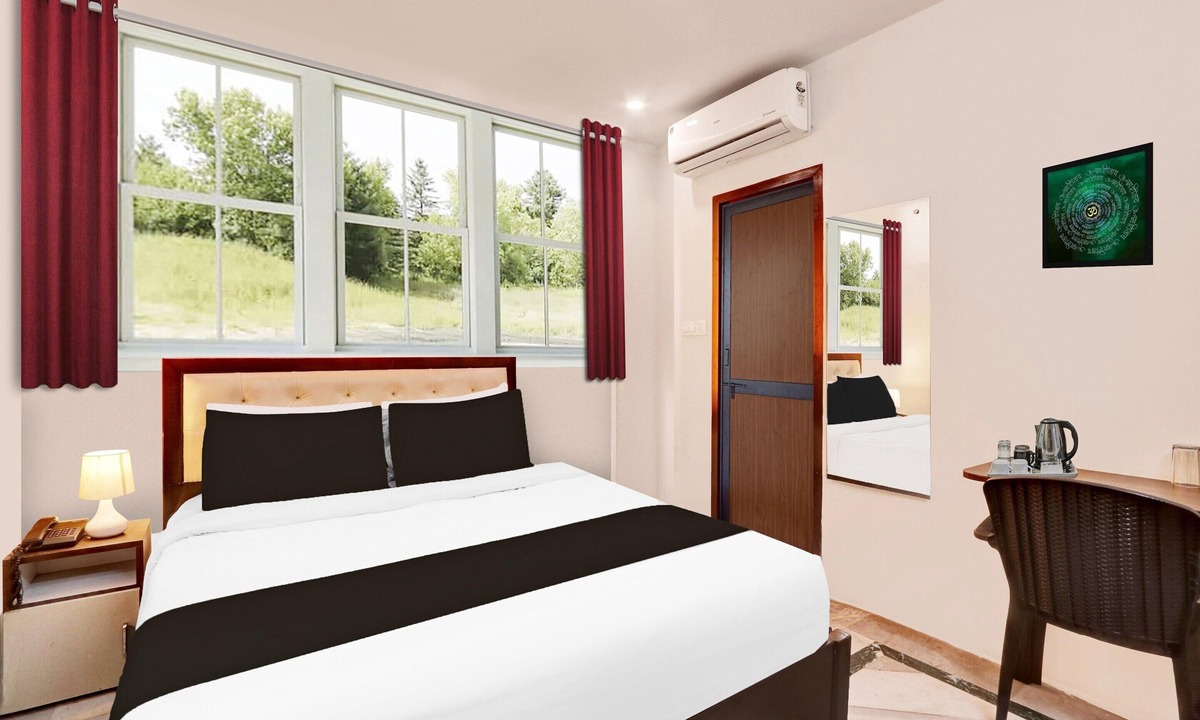 MVP Colony House | Deluxe With Twin Bed Lotus Park Hotel