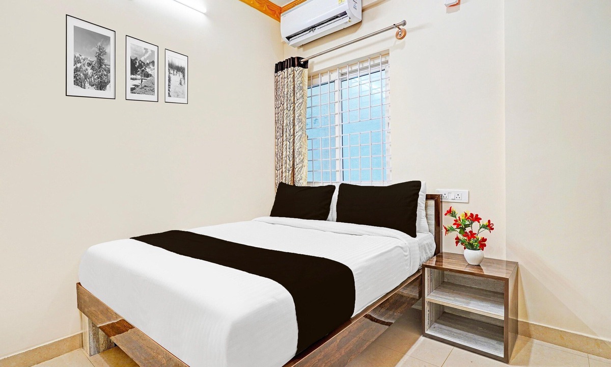 Sector 2 House | Deluxe Niladri Road Formerly SNV INN