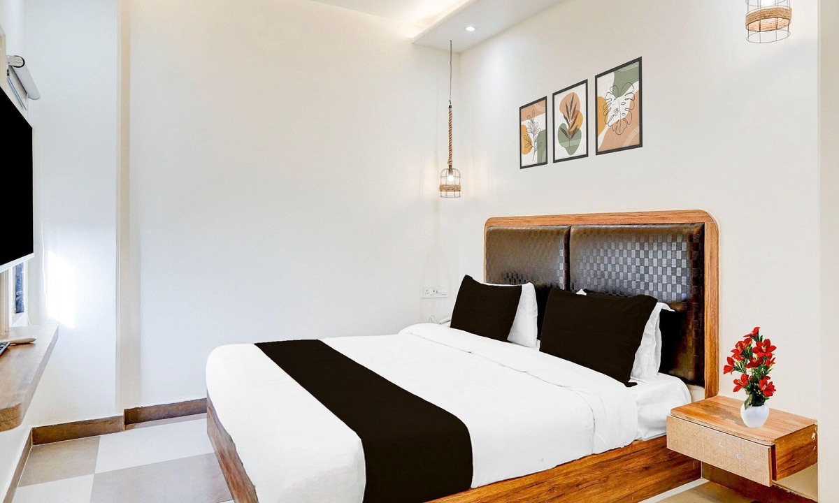 Anantapur House | Deluxe Naveed Residency