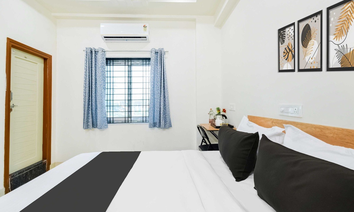 Hyderabad House | Deluxe Kokapet Near GAR