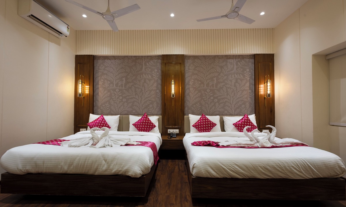 Mahmoorganj Hotel | Lotus Feet Inn