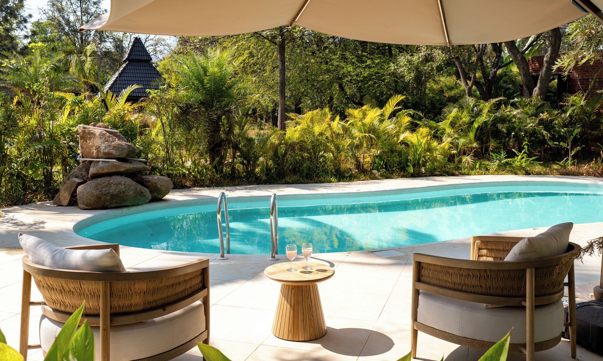 Gauribidanur Villa | ELIVAAS prive Tapovana Zarae with Garden