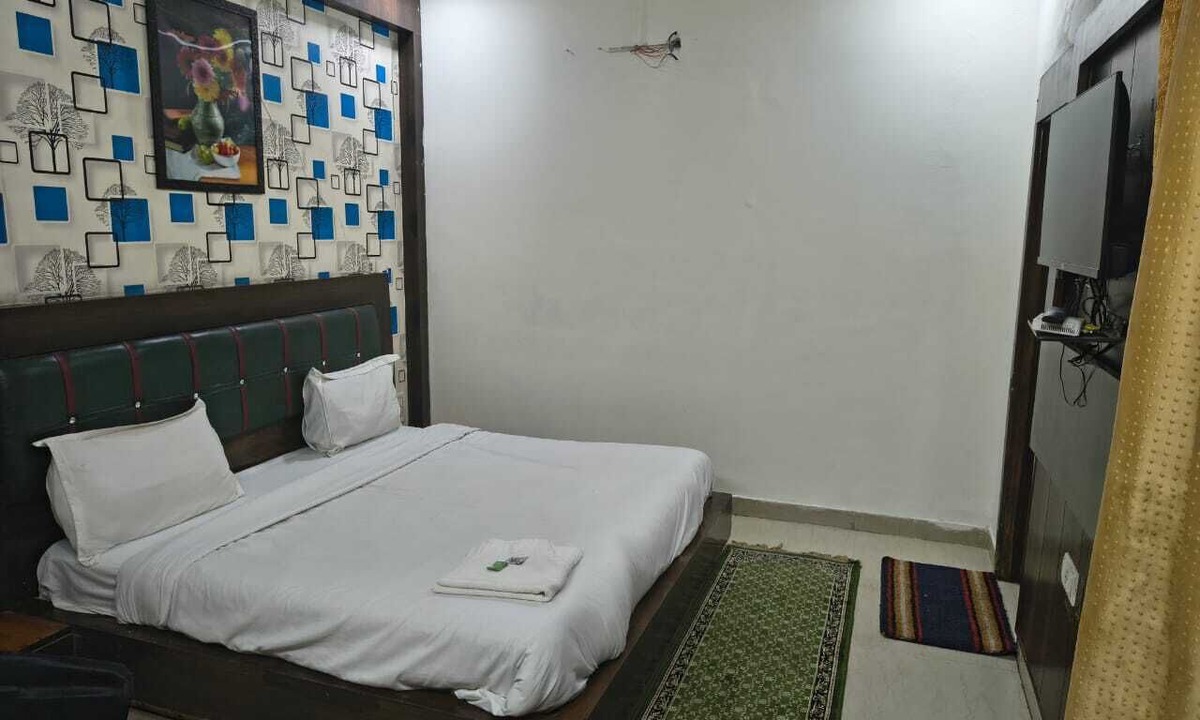 Sikandra Hotel | Hotel Vanya Palace New