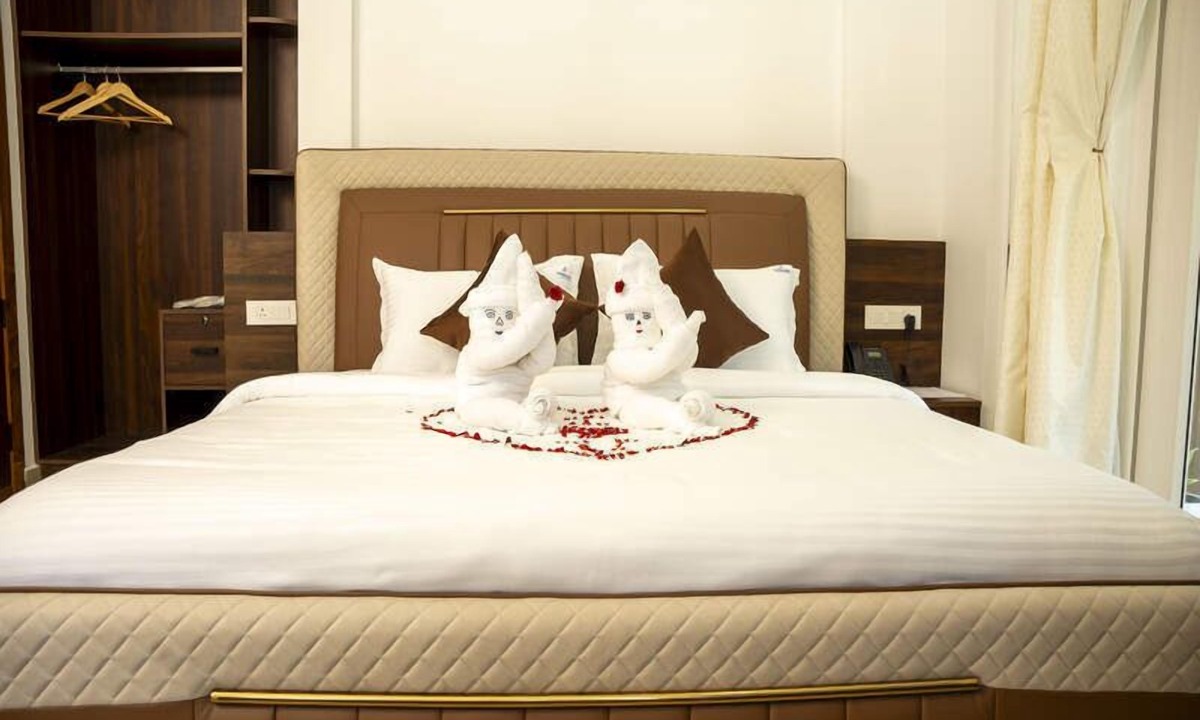 Chithirapuram Hotel | Eeleem Resorts & Spa
