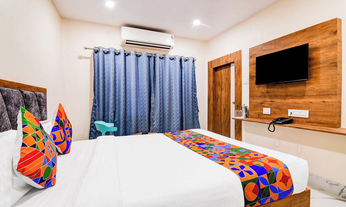 Tollygunge Hotel | Fabhotel Adhiraj Inn