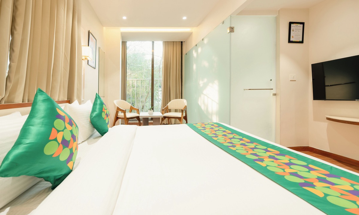 Thaltej Hotel | Treebo Premium Bizz