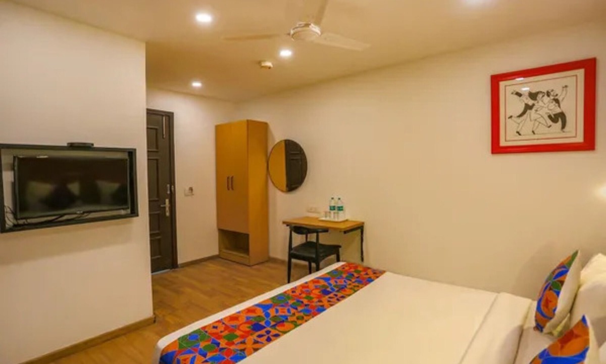 Daulatabad Hotel | Fabhotel Sharveen Classic Inn