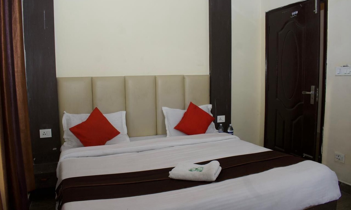 Shyamkhet Hotel | Hotel Dark Clouds