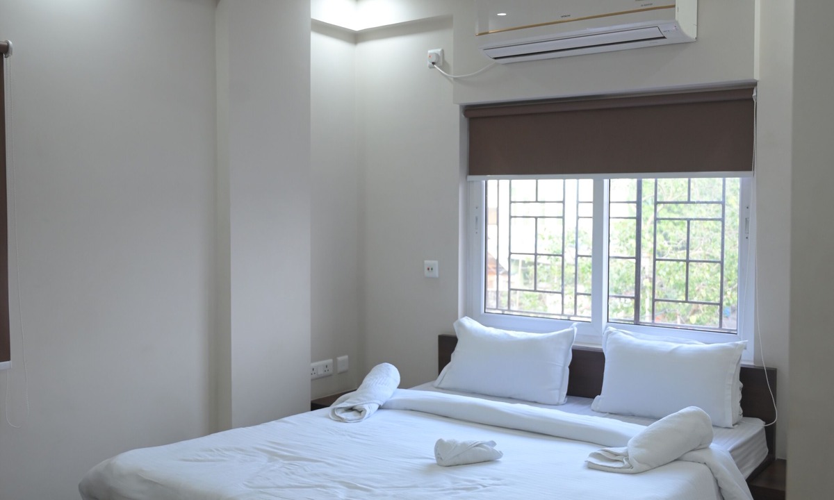Kolkata Hotel | Yuvi Grand Residency