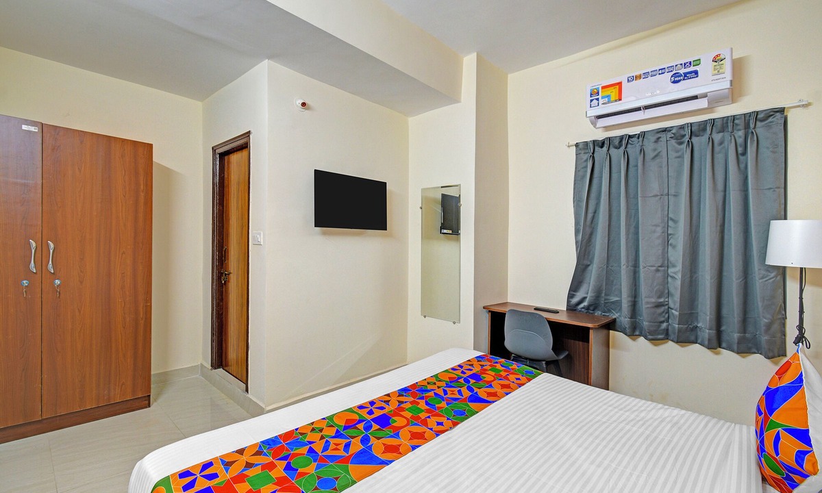 Madhapur Hotel | Fabhotel Aashray