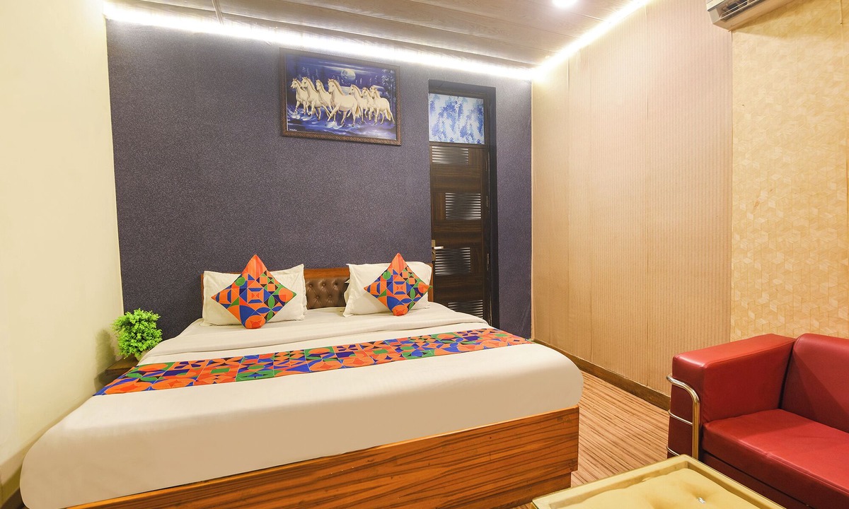 New Delhi Hotel | Fabhotel Z Heart