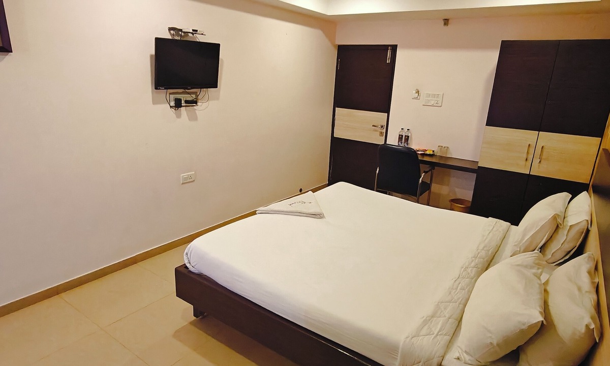 Coimbatore Hotel | RR Grand Inn
