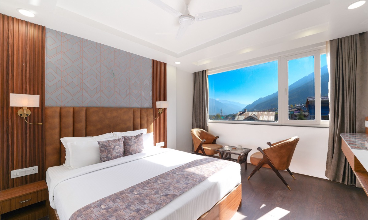 New Manali Hotel | Hotel Skyline, Manali - Walking to Mall Road, Centrally Heated