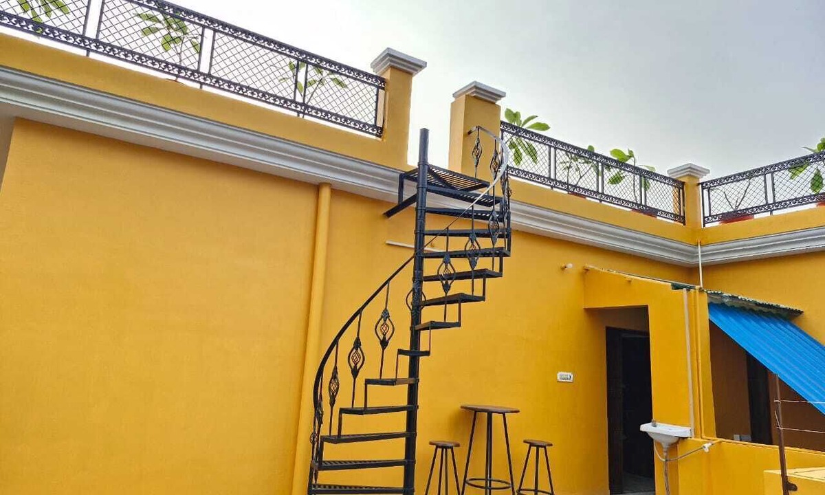 Gomti Nagar Hostel | TNC Lucknow by The Nomad Cave Hostel
