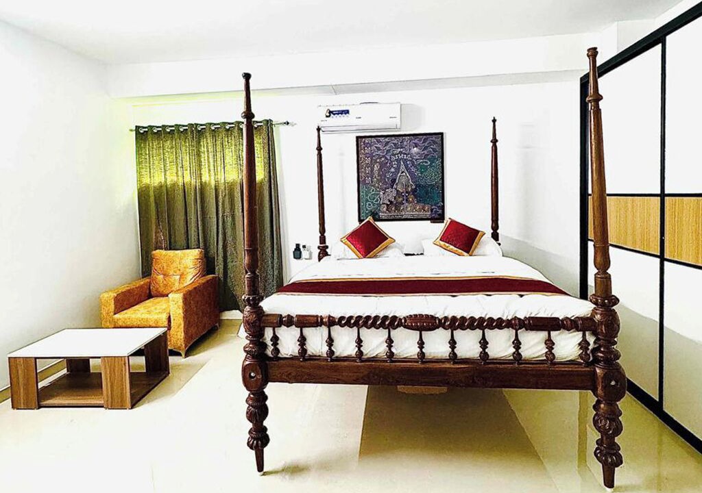 Sahakar Nagar Hotel | La Bendición