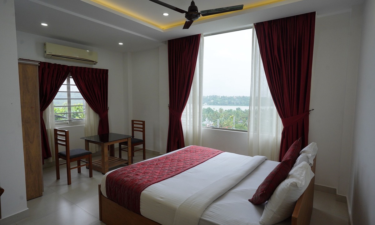 Parassinikadavu Hotel | Parassini Tourist Home
