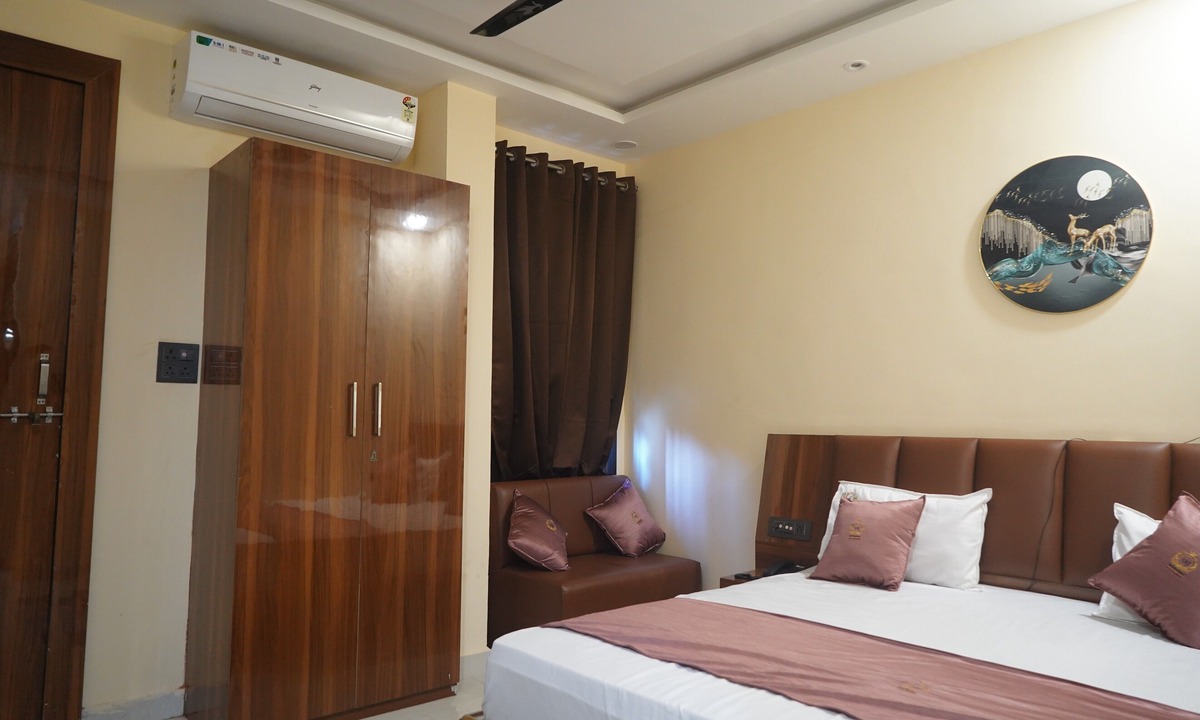 Gwalior Hotel | Hotel Raj Kamal & Garden