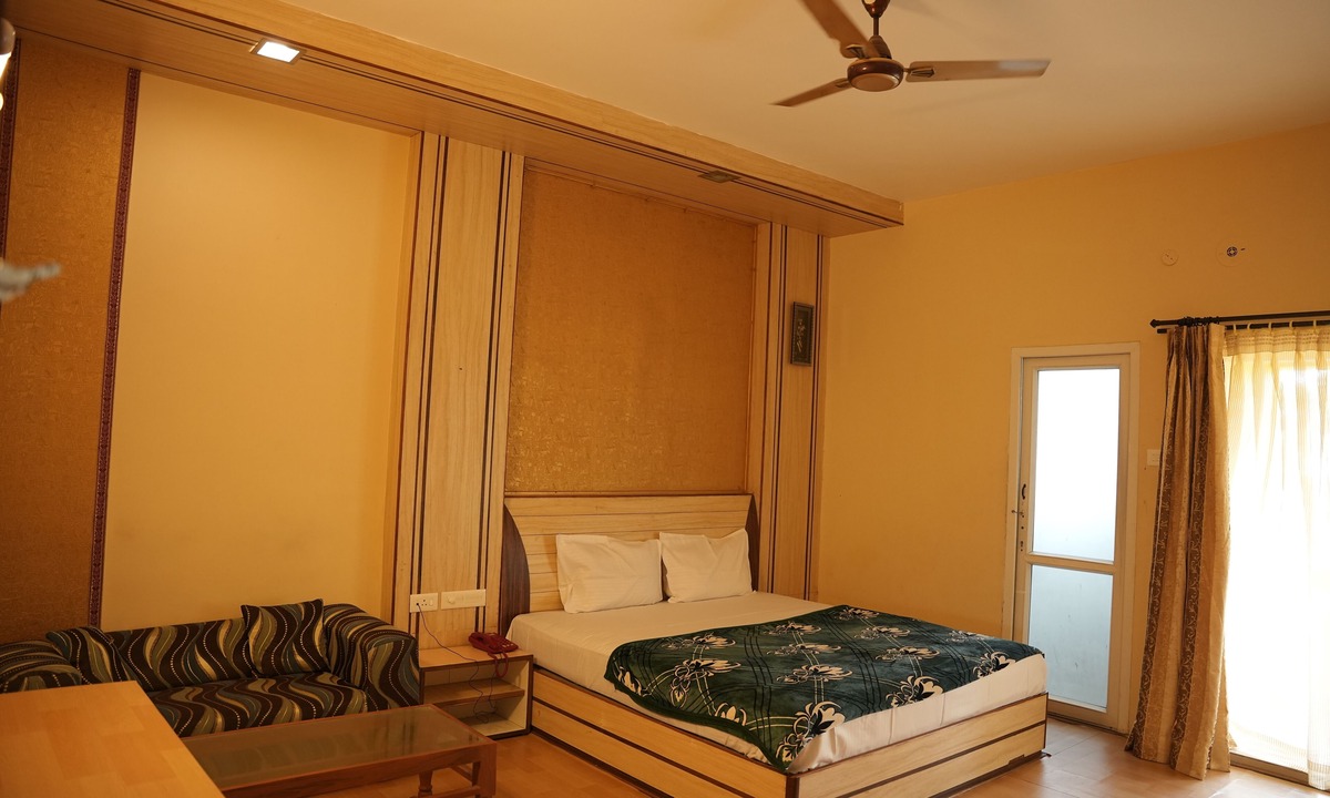Yercaud Hotel | HOTEL GALA ESTANCIA