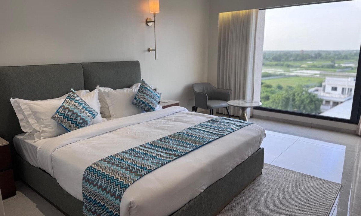 Sanand Hotel | Hotel Veritas Grand