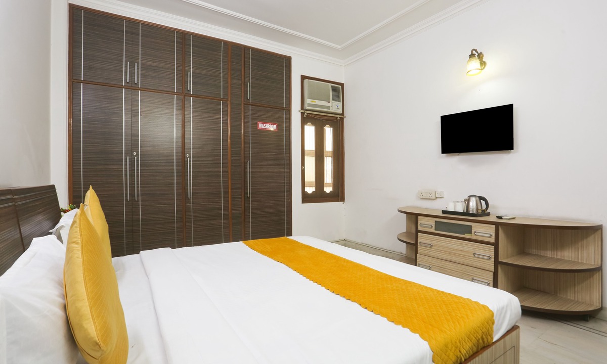 Pashim Vihar Hotel | Swastik residency PaschimVihar by twamev