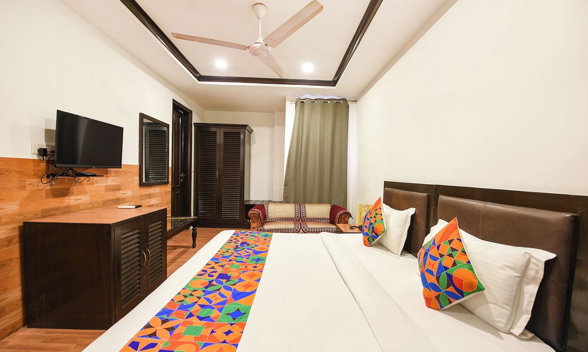 Safdarjung Enclave Hotel | Fabhotel Green Park