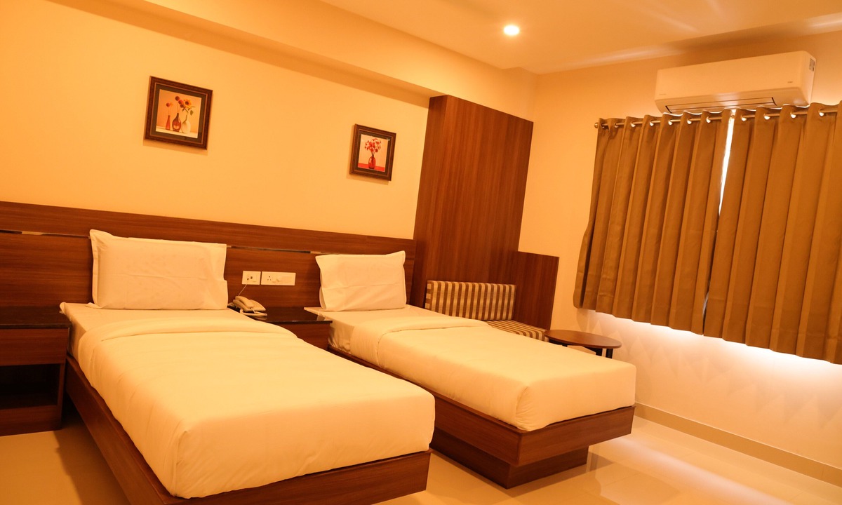 Gandhipuram Hotel | Hotel Le Palace