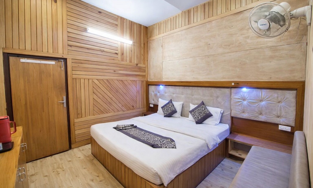 Nainital Hotel | Hotel Lake View Mall Road Near Lake