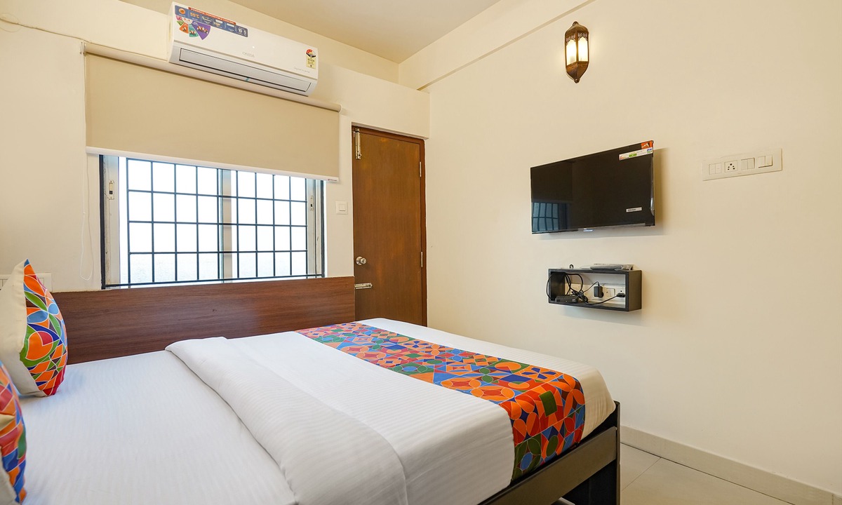 Jayanagar Hotel | FabHotel Maark Inn - Tilak Nagar, Jayanagar
