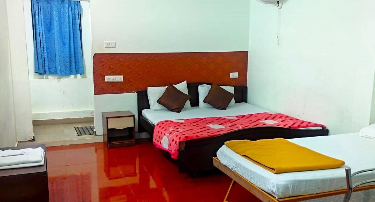 Yercaud Hotel | iSTAYS - Loop Road Yercaud