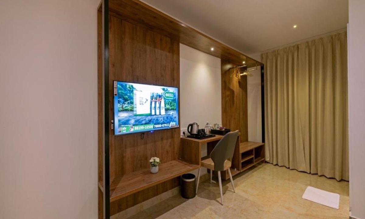 Hyderabad Hotel | Grand Continent Hotel Gachibowli, US Consulate