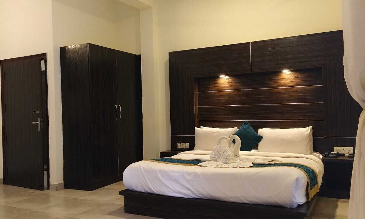 Garjia Hotel | Holiday Highlight By Golden Castle Hotel