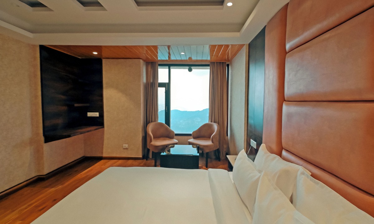Kufri Hotel | Alpine Holiday Inn, Kufri, Shimla