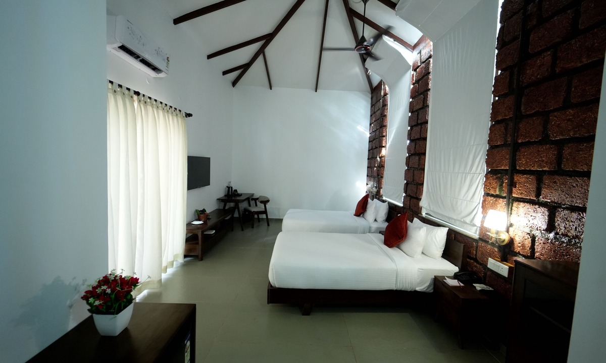 Kushalnagar Hotel | TGI Redolent Resort & Spa