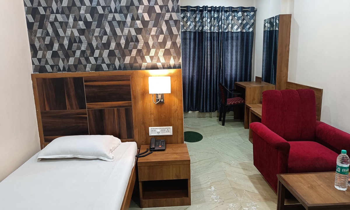 Silchar Hotel | HOTEL GEETANJALI BY ROH