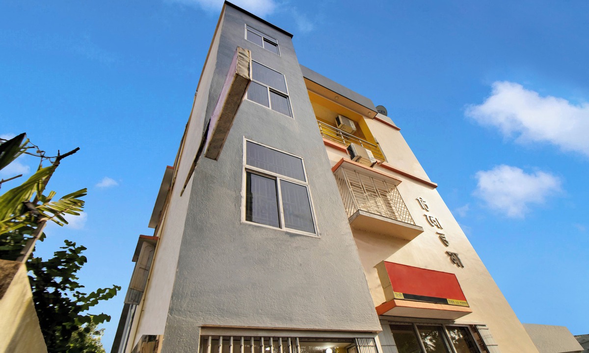 Basirhat Hotel | iROOMZ Tilottama Guest House