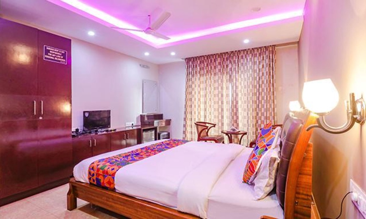 Pulikeshi Nagar Hotel | Fabhotel Turning Point